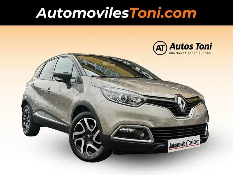 Usado Renault Captur Zen 120 CV (88 kW) 2016 Beige SUV