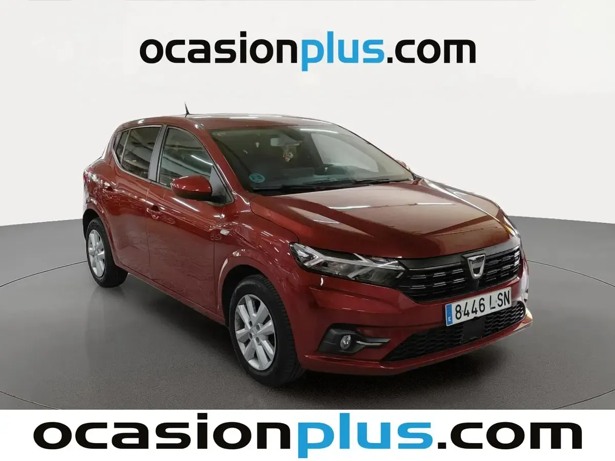 Usado Dacia Sandero Comfort 67 CV (49 kW) 2021 Rojo Utilitario