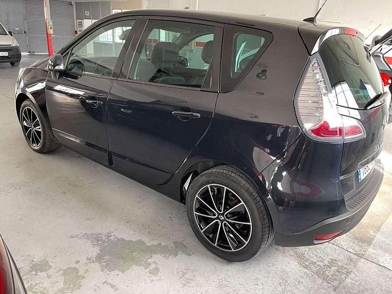 Usado Renault Scénic III Bose Edition 130 CV (95 kW) 2013 Negro Monovolumen