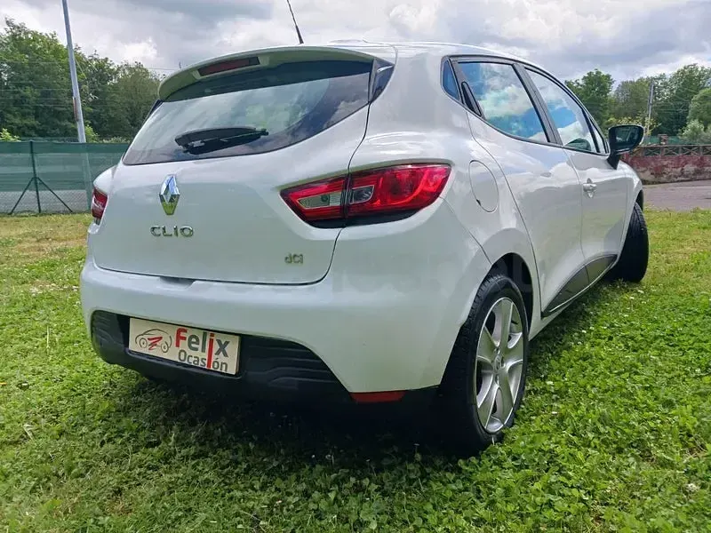Usado Renault Clio IV Expression 75 CV (55 kW) 2015 Blanco Berlina