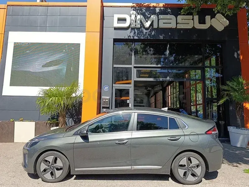 Usado Hyundai Ioniq 141 CV (103 kW) 2021 Gris / plata Utilitario