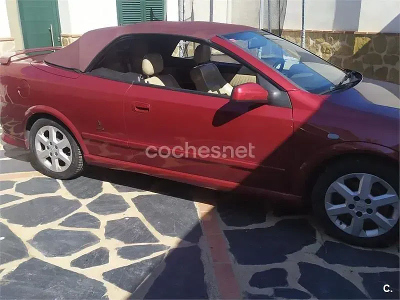 Usado Opel Astra 147 CV (108 kW) 2002 Granate Descapotable