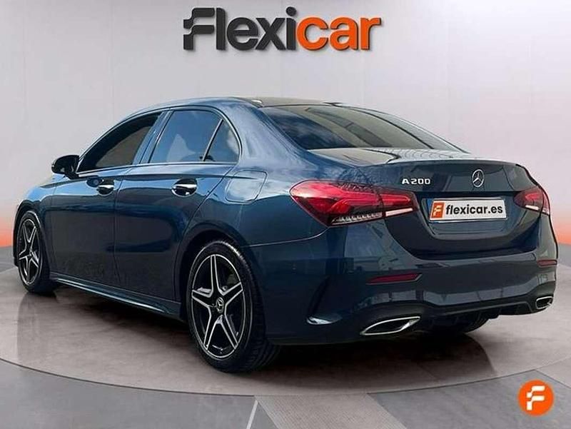 Usado Mercedes A200 163 CV (119 kW) 2021 Gris Utilitario