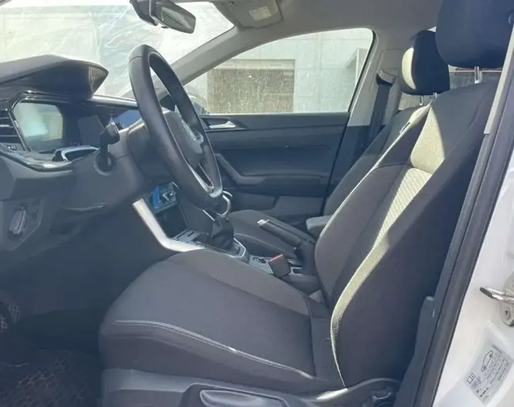 Usado VW Polo 95 CV (69 kW) 2024 Blanco Utilitario