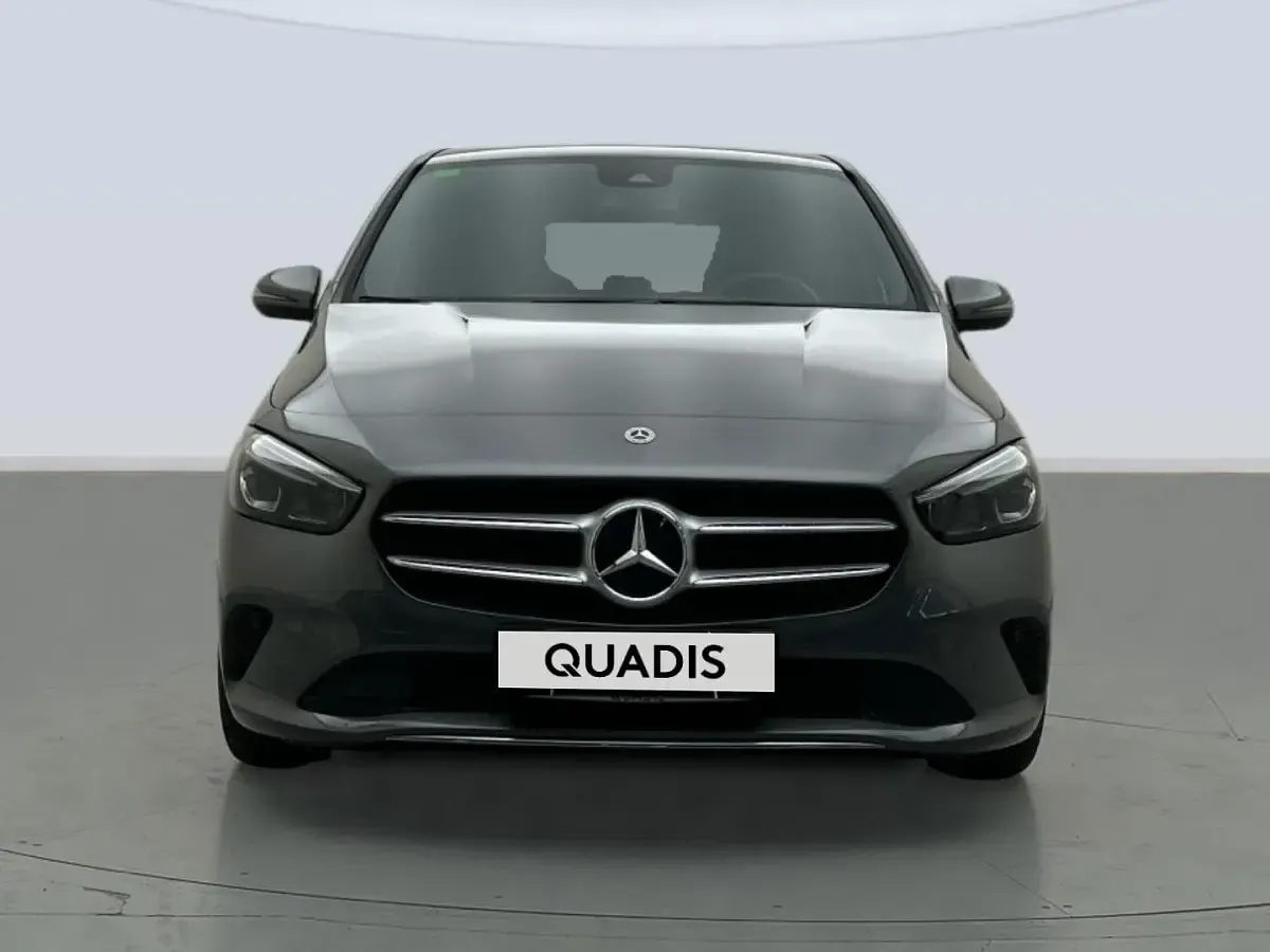 Usado Mercedes B180 136 CV (100 kW) 2022 Gris Utilitario