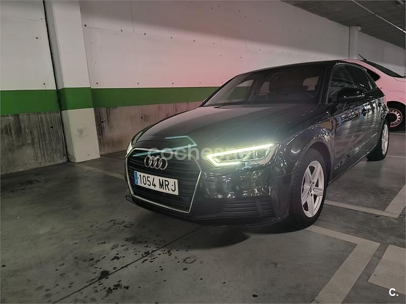Negro Usado 2020 Audi A3 Sportback g-tron S-Line Berlina | 16.500 € - Imagen 1/4