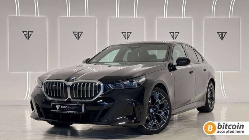 Negro Usado 2024 BMW 520 M Sport Berlina | 57.900 € - Imagen 1/4