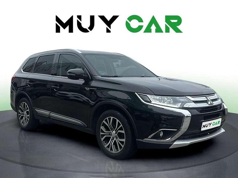 Usado Mitsubishi Outlander Motion 150 CV (110 kW) 2019 Negro SUV