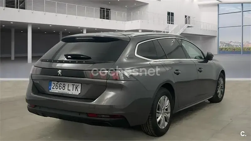 Usado Peugeot 508 SW Active 131 CV (96 kW) 2021 Gris / plata Familiar
