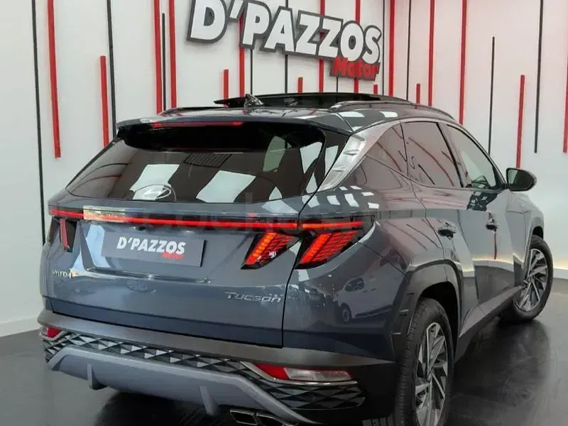 Usado Hyundai Tucson Style 136 CV (100 kW) 2021 Gris / plata SUV