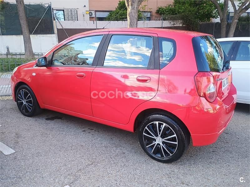 Usado Chevrolet Aveo LS 101 CV (74 kW) 2010 Rojo Berlina