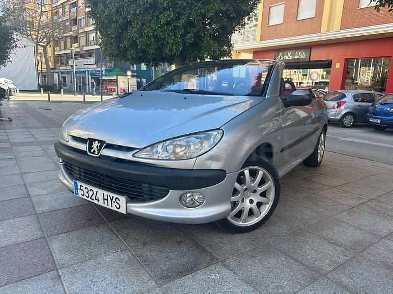 Usado Peugeot 206 138 CV (101 kW) 2002 Gris / plata Descapotable