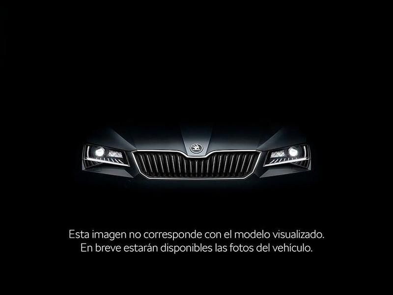 Usado Skoda Kamiq Selection 116 CV (85 kW) 2025 Plateado SUV