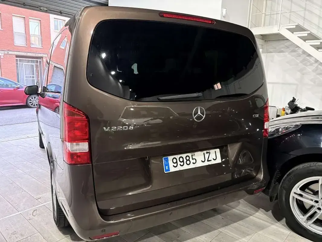 Usado Mercedes V220 Avantgarde 163 CV (119 kW) 2017 Marrón Monovolumen