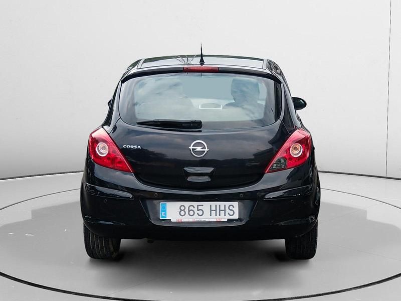 Usado Opel Corsa Essentia 86 CV (63 kW) 2011 Negro Utilitario