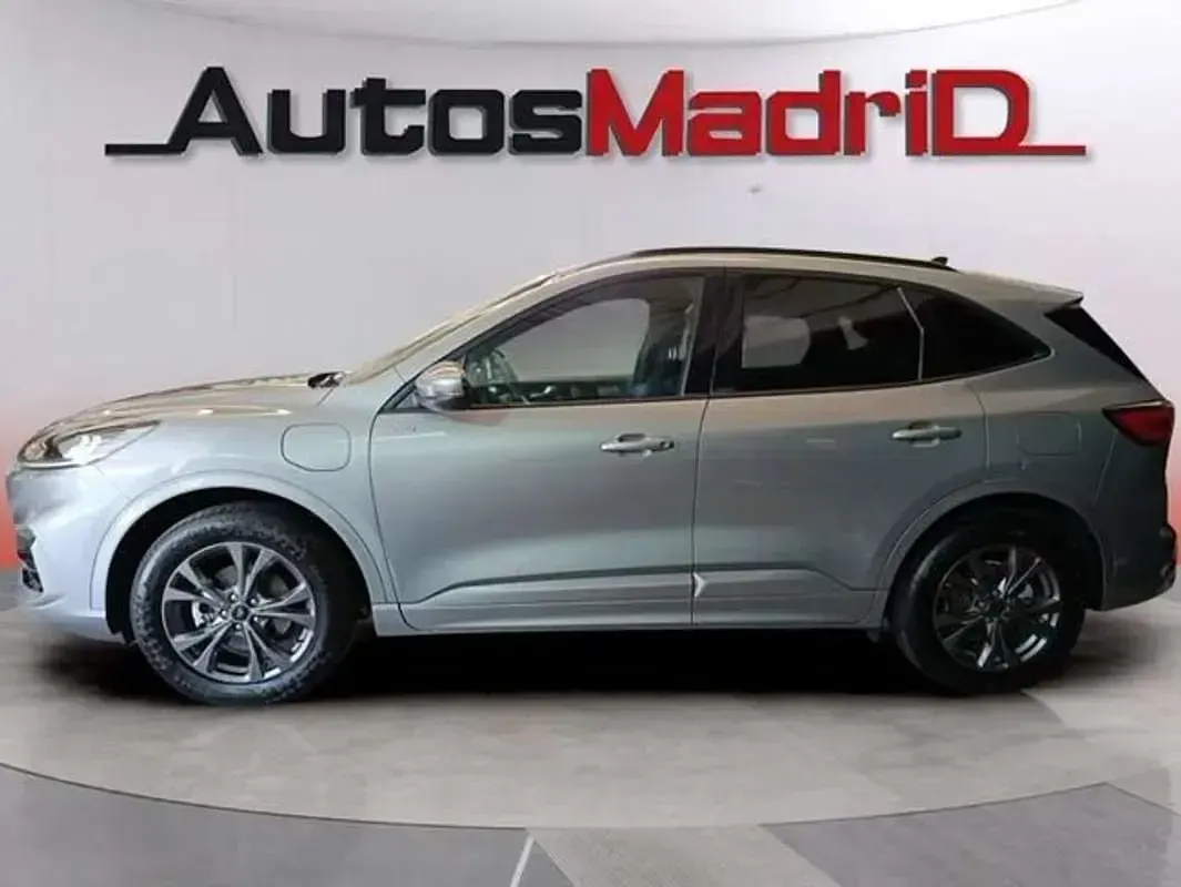Usado Ford Kuga ST-Line 226 CV (166 kW) 2022 Gris SUV