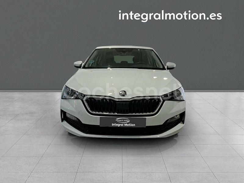 Usado Skoda Scala Ambition 110 CV (80 kW) 2023 Blanco Utilitario