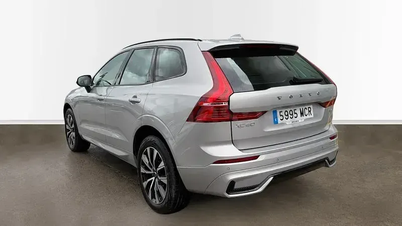 Usado Volvo XC60 Plus 197 CV (144 kW) 2022 Gris / plata SUV