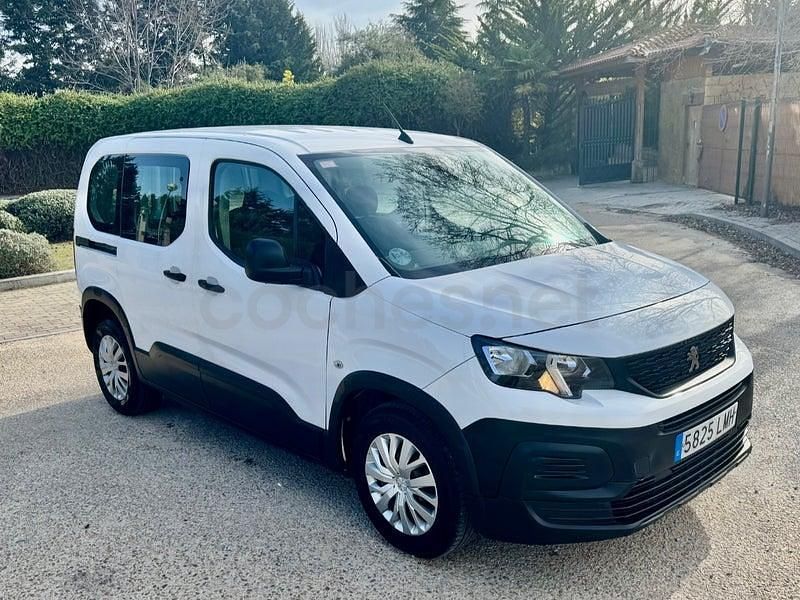Usado Peugeot Rifter Active 100 CV (73 kW) 2021 Blanco Monovolumen