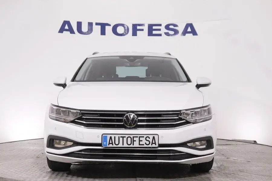 Usado VW Passat Executive 122 CV (89 kW) 2023 Blanco Familiar