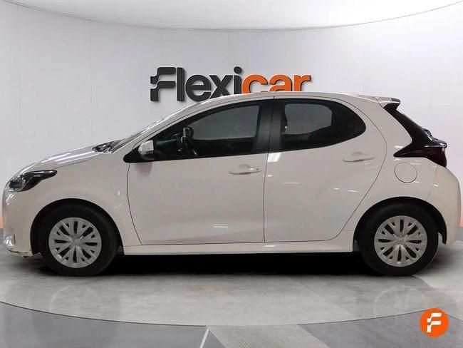Usado Toyota Yaris Hybrid Active 116 CV (85 kW) 2021 Blanco