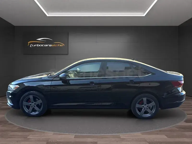 Usado VW Jetta Sportline 150 CV (110 kW) 2016 Negro Berlina
