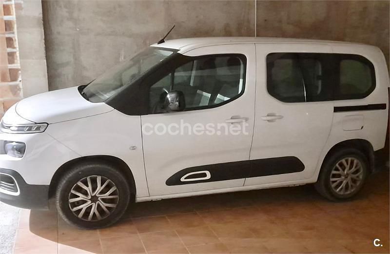 Usado Citroën Berlingo Feel 102 CV (75 kW) 2023 Blanco Monovolumen