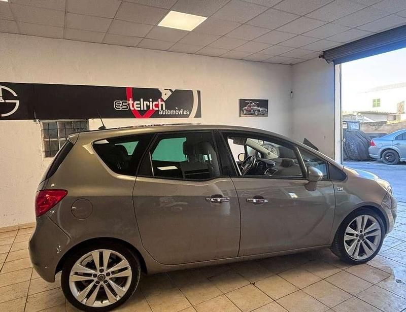 Usado Opel Meriva Cosmo 120 CV (88 kW) 2010 Gris / plata Monovolumen