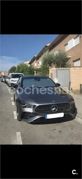 Usado Mercedes CLA220 190 CV (139 kW) 2025 Gris / plata Berlina