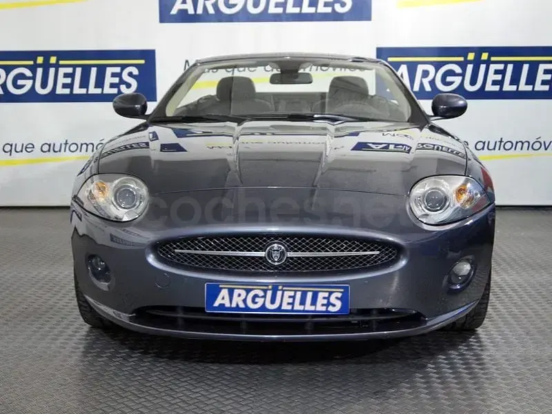 Usado Jaguar XK8 298 CV (219 kW) 2006 Gris / plata Descapotable