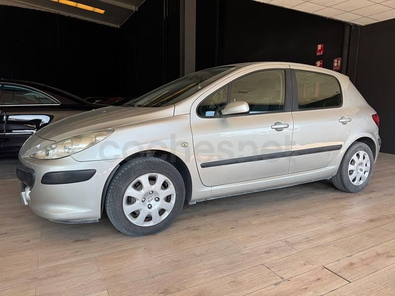 Usado Peugeot 307 110 CV (80 kW) 2006 Gris / plata Berlina