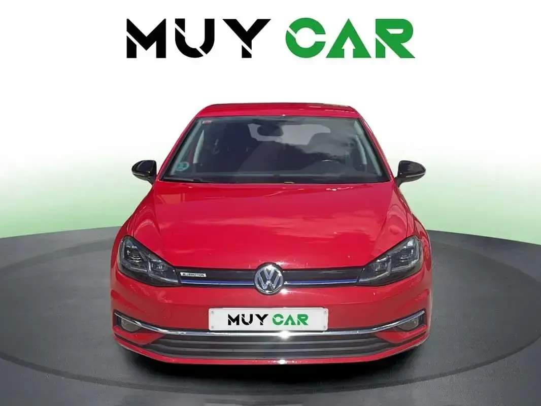 Usado VW Golf VII Advance 131 CV (96 kW) 2019 Rojo Utilitario