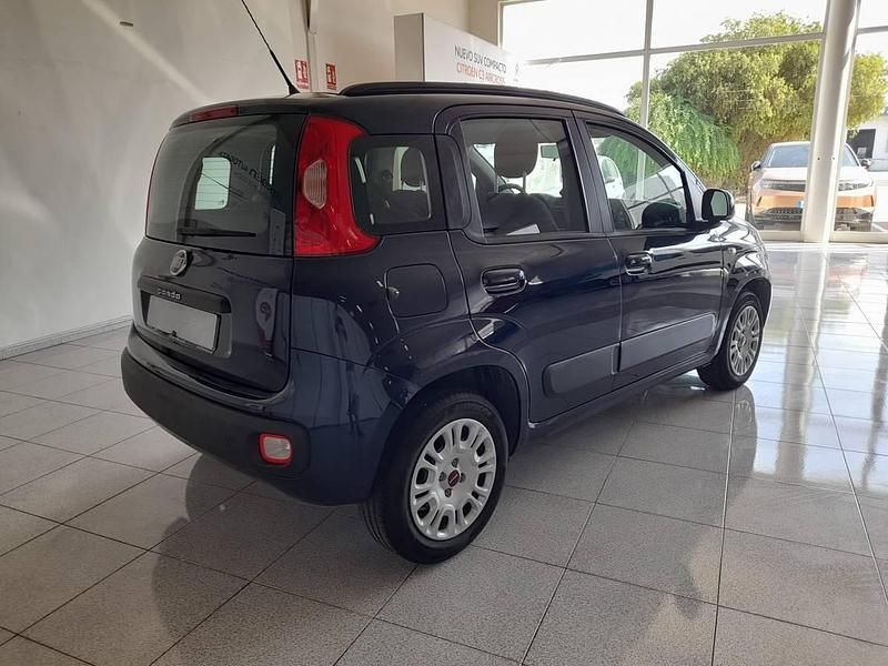Usado Fiat Panda Lounge 69 CV (50 kW) 2020 Azul Utilitario