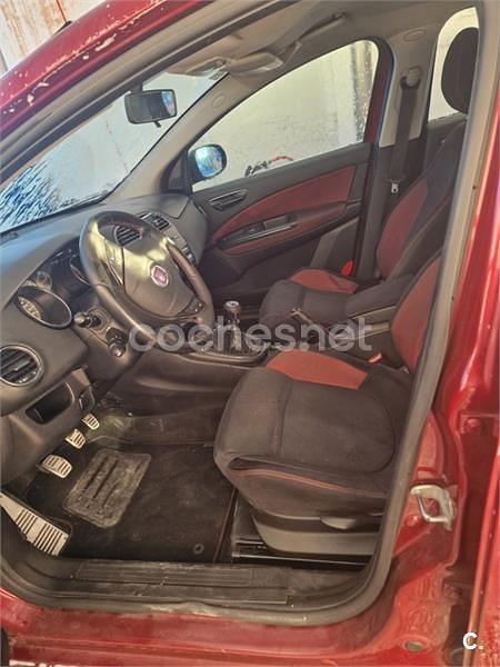 Usado Fiat Bravo Active 105 CV (77 kW) 2008 Granate Utilitario