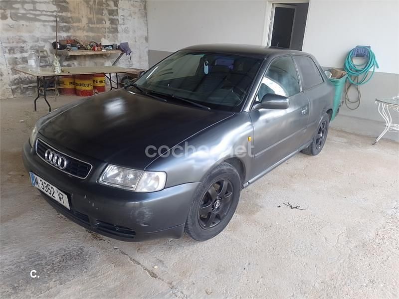 Negro Usado 1998 Audi A3 Ambiente Berlina | 1100 € (Super precio) - Imagen 1/4