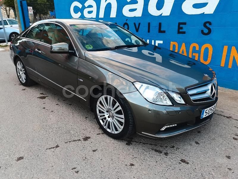 Gris / plata Usado 2010 Mercedes E250 Coupe | 19.900 € (Caro) - Imagen 1/4