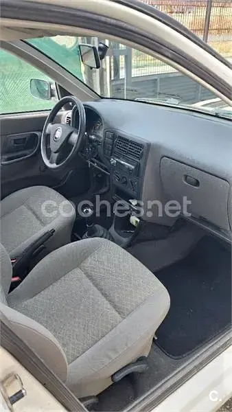 Usado Seat Inca 60 CV (44 kW) 2003 Blanco Monovolumen