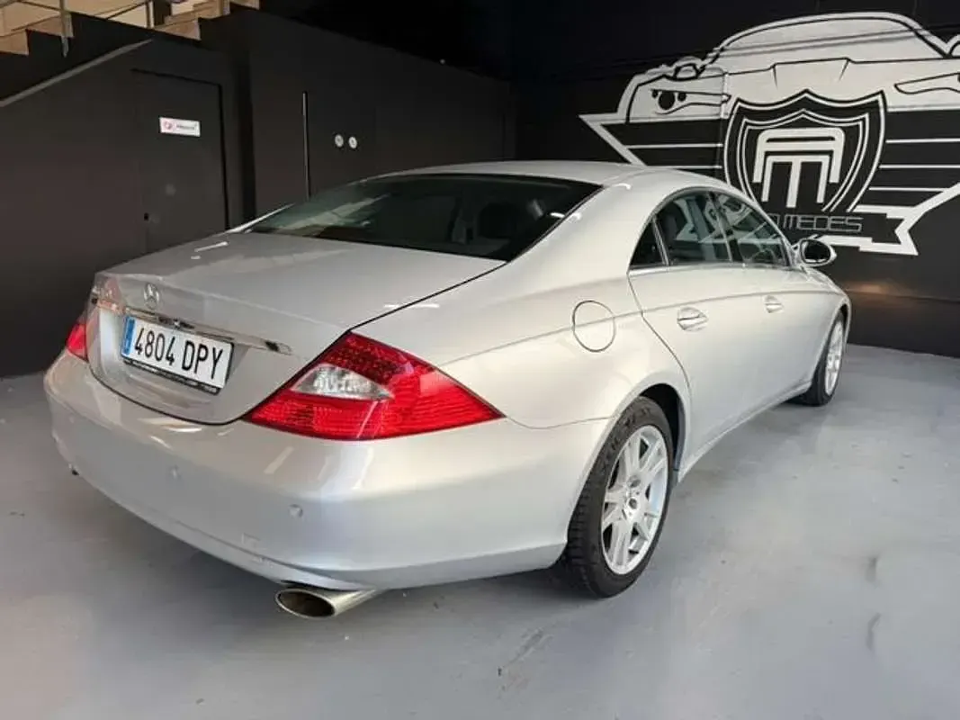 Usado Mercedes CLS350 272 CV (200 kW) 2005 Plateado Coupe