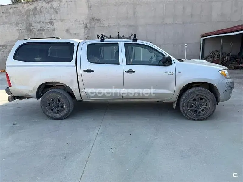 Usado Toyota HiLux 120 CV (88 kW) 2009 Gris / plata Pickup/Camioneta