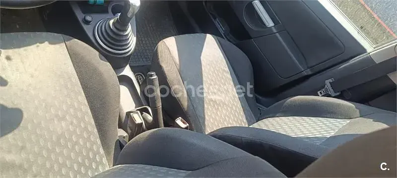 Usado Ford Fiesta 68 CV (50 kW) 2005 Blanco Utilitario