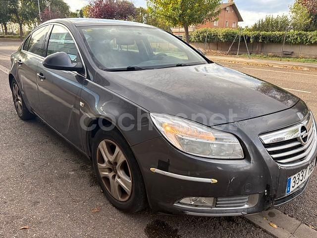 Gris / plata Usado 2011 Opel Insignia Edition Berlina | 4999 € (Precio justo) - Imagen 1/4
