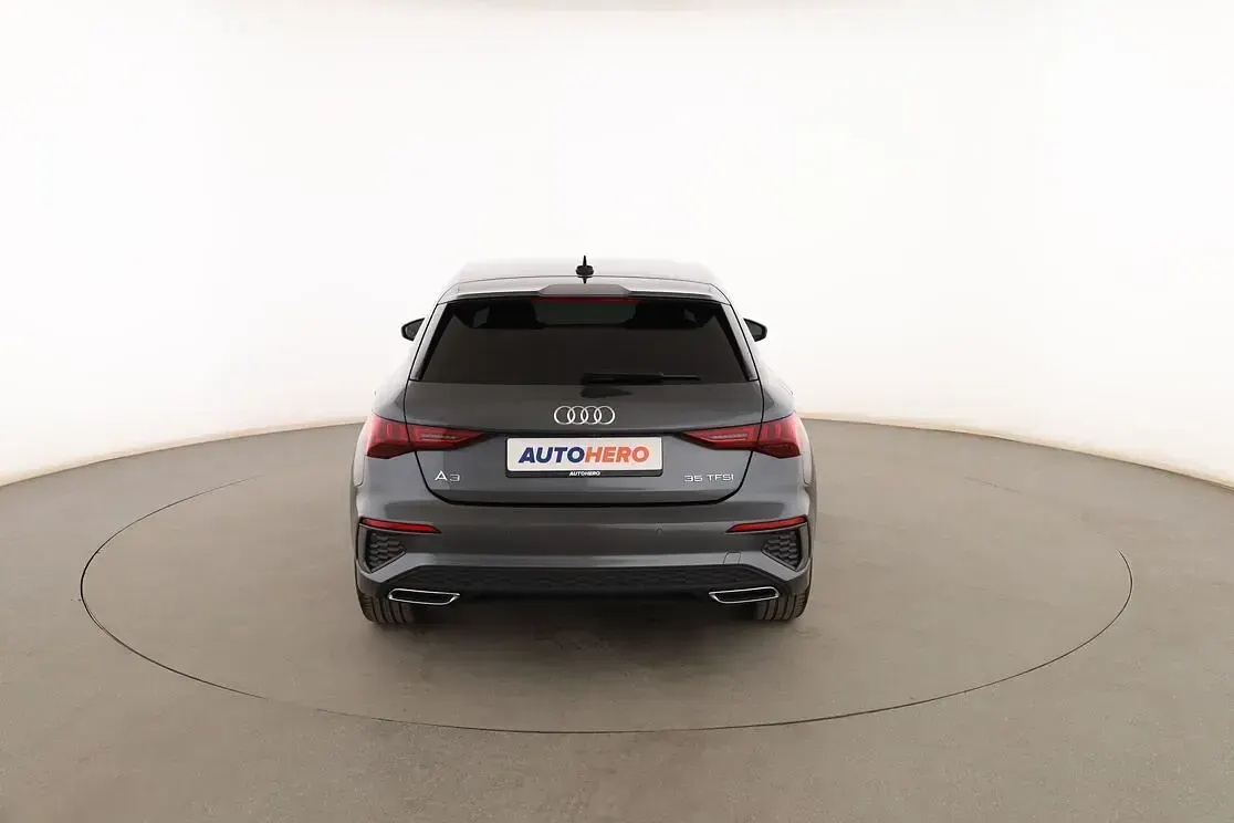 Usado Audi A3 Sportback S-Line 150 CV (110 kW) 2023 Gris Utilitario
