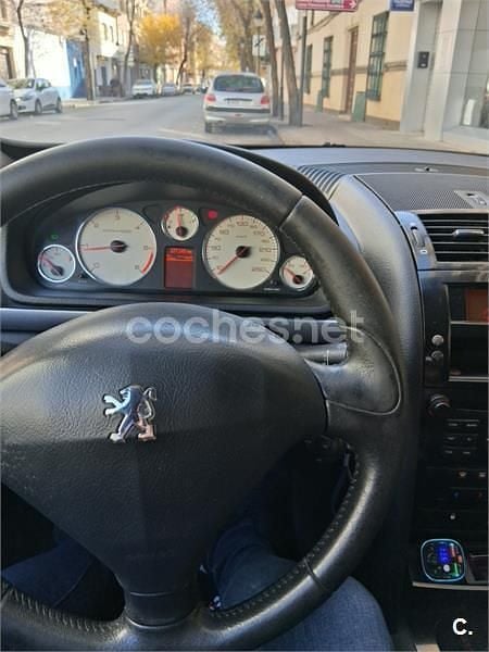 Usado Peugeot 407 Business-Line 110 CV (80 kW) 2010 Negro Berlina