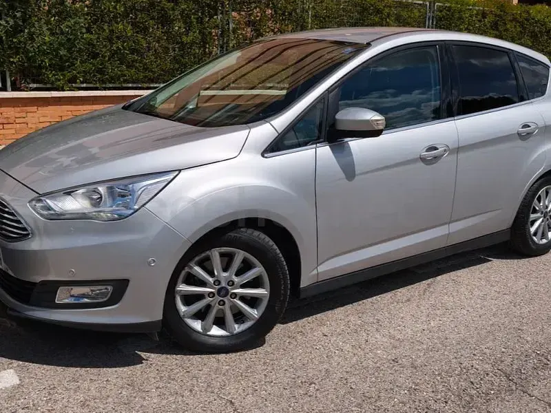 Usado Ford C-MAX Titanium 150 CV (110 kW) 2019 Gris / plata Monovolumen