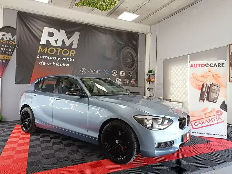 Usado BMW 116 Sport Line 116 CV (85 kW) 2013 Gris / plata Utilitario