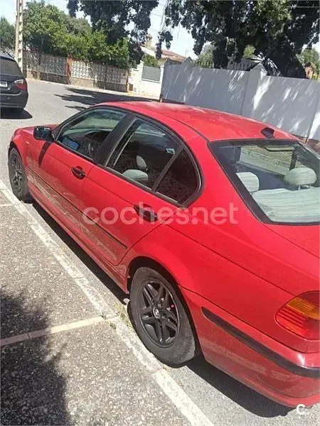 Usado BMW 318 115 CV (84 kW) 2005 Rojo Berlina