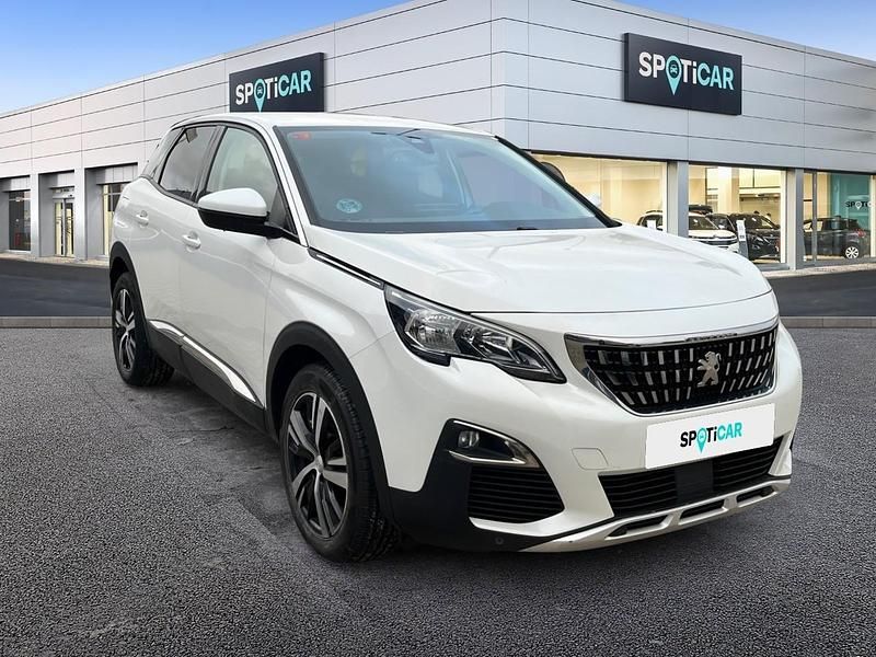 Usado Peugeot 3008 Allure 130 CV (95 kW) 2019 Blanco SUV