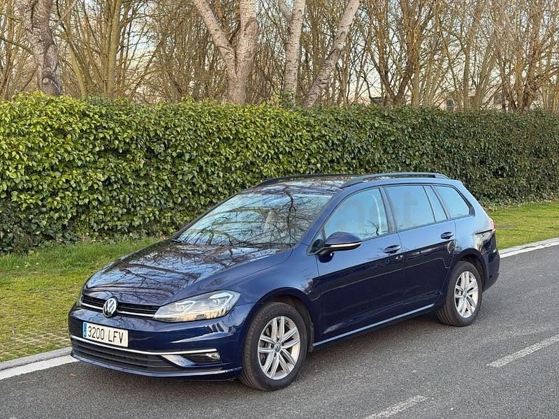 Usado VW Golf VII Advance 115 CV (84 kW) 2020 Azul Familiar