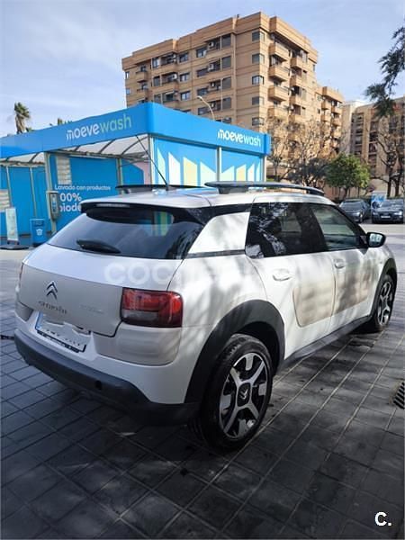 Usado Citroën C4 Shine Edition 100 CV (73 kW) 2016 Blanco Berlina