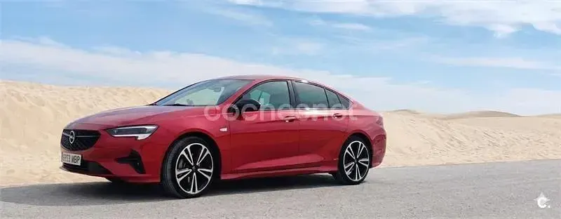 Usado Opel Insignia GS Line 174 CV (127 kW) 2022 Granate Berlina